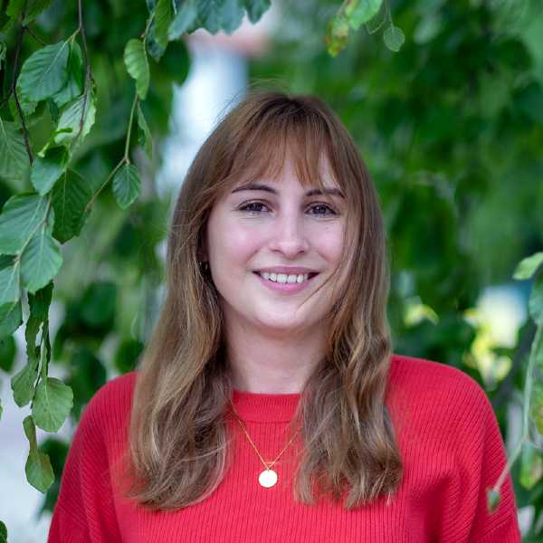 Wat helpt mensen verder na iets ingrijpends? - In gesprek met Melanie Smit