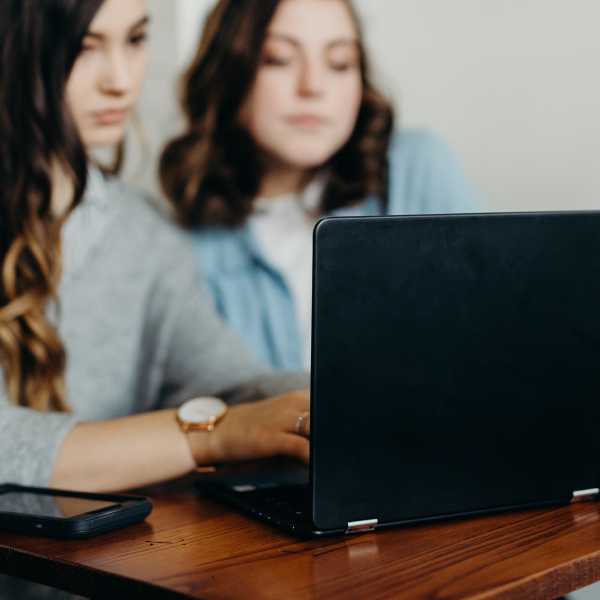 Masterstudenten doen onderzoekservaring op bij Viveon